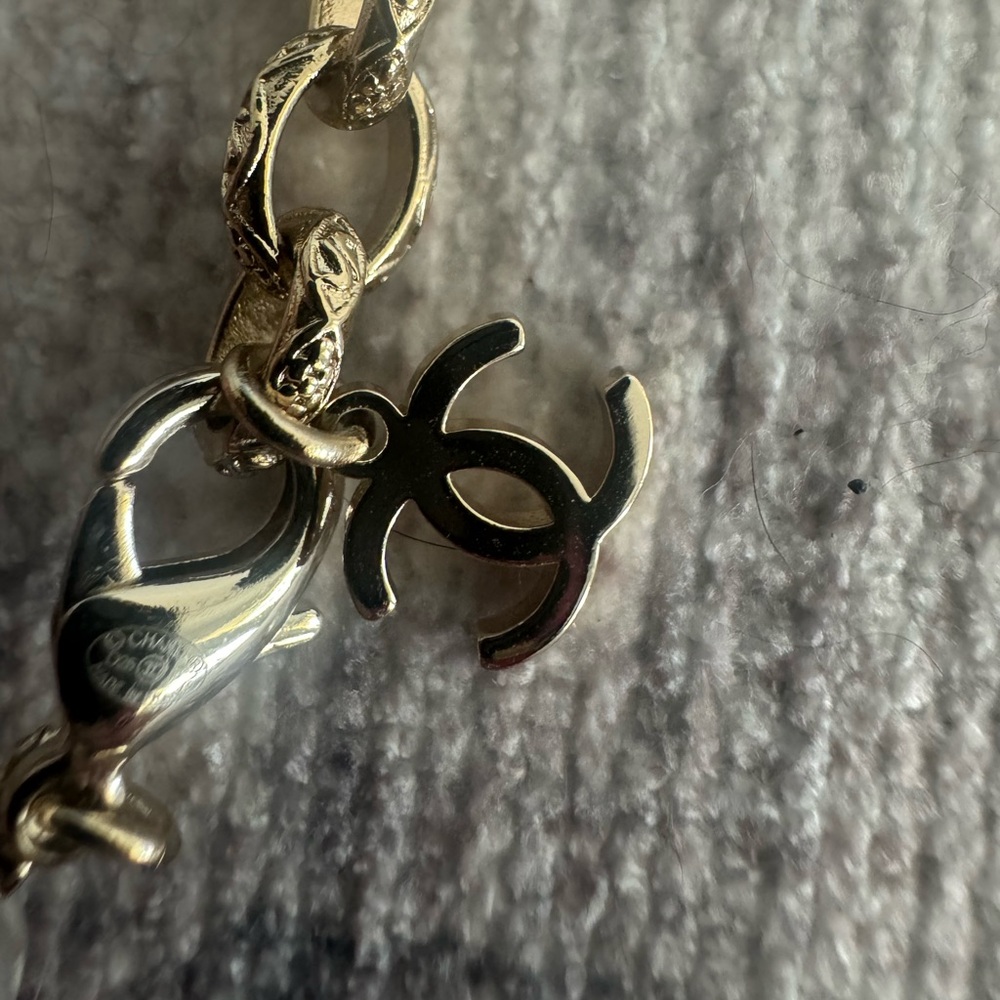 Chanel Resin Bead Bow CC Choker Necklace Gold - Picture 9 of 9
